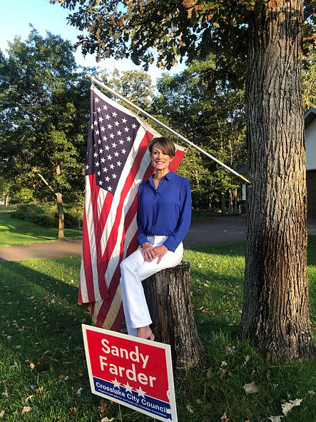sandy-headshot.jpeg