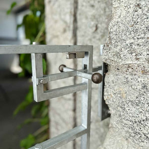 Gartentor mit Arretierung