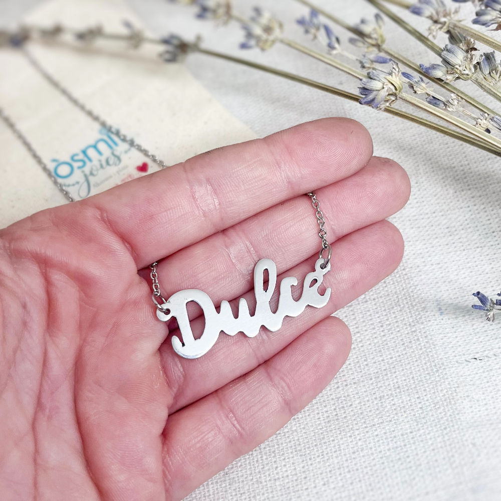 colgante personalizado con nombre calado