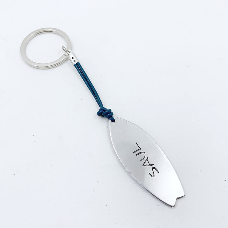 Miniatura: vista trasera del Llavero tabla de surf personalizado grabado a mano en aluminio