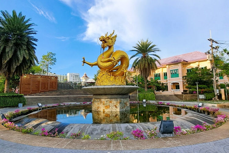 central phuket 02