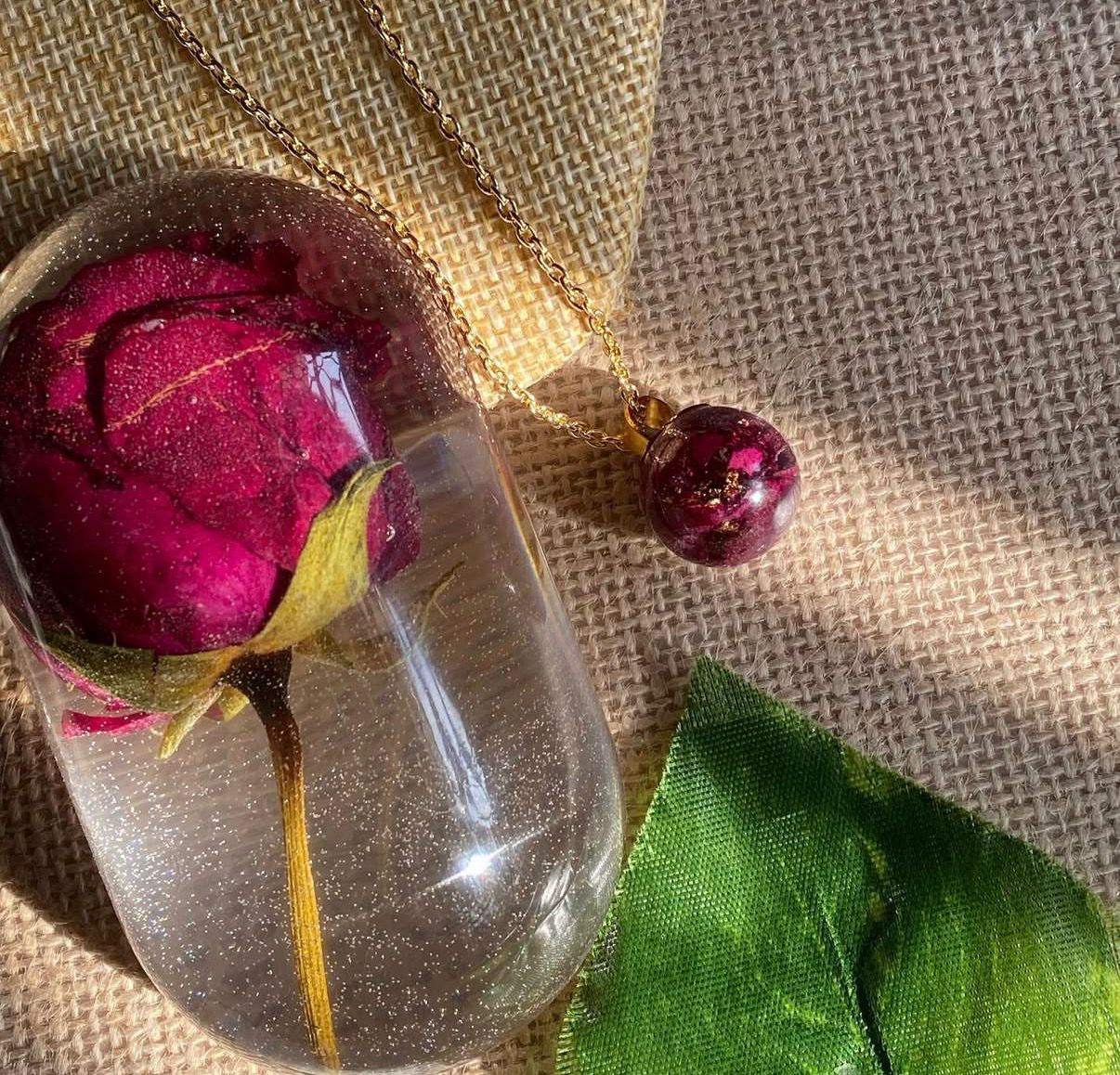 Globe Rose Preservation Pendant & Dome Rectangle Paperweight