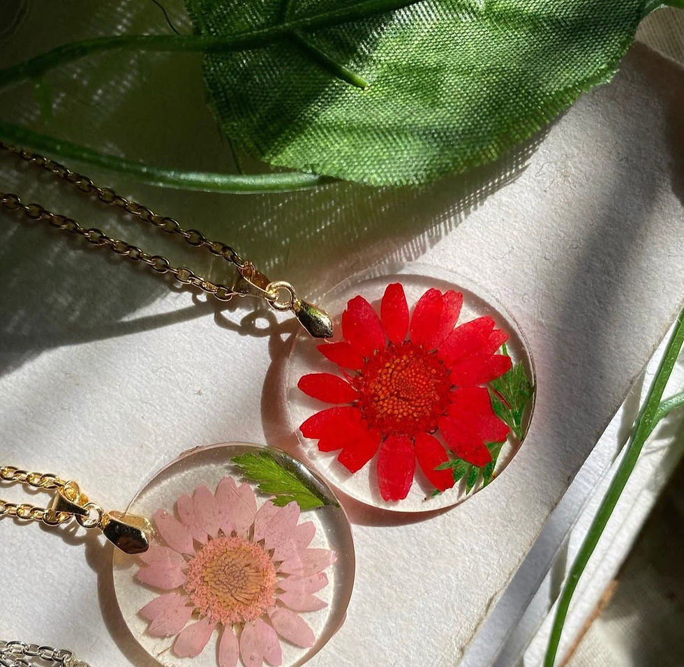 Thumbnail: Crystal Daisy Quartet Pendant