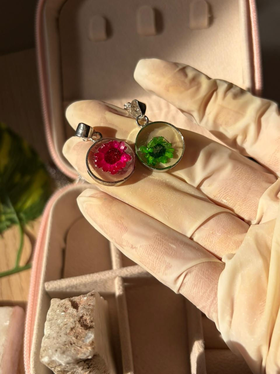 Thumbnail: Magnetic Star Daisy Couple Necklace 