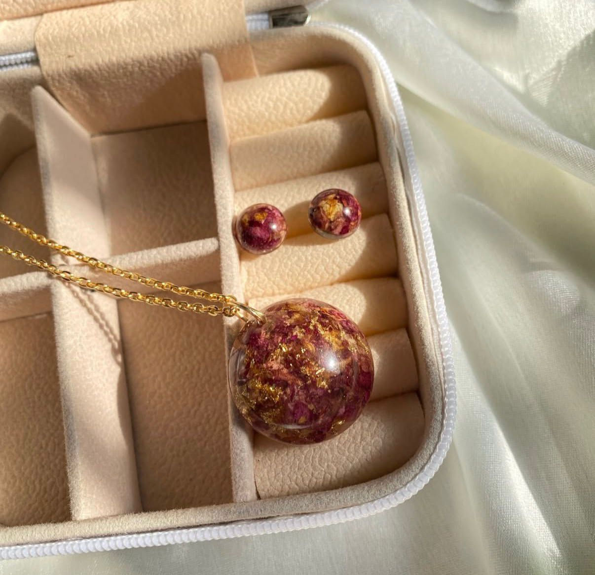 Dome Flower Preservation Pendant & Earrings Set