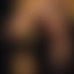 Drops #2: Hailey Bieber na Versace, Revival de SATC e YSL Beaute