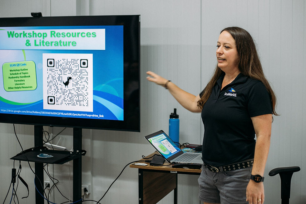 Dra. Claire Erlacher-Reid ministrando workshop para profissionais brasileiros - Foto: Mika Holanda / Acervo Aquasis
