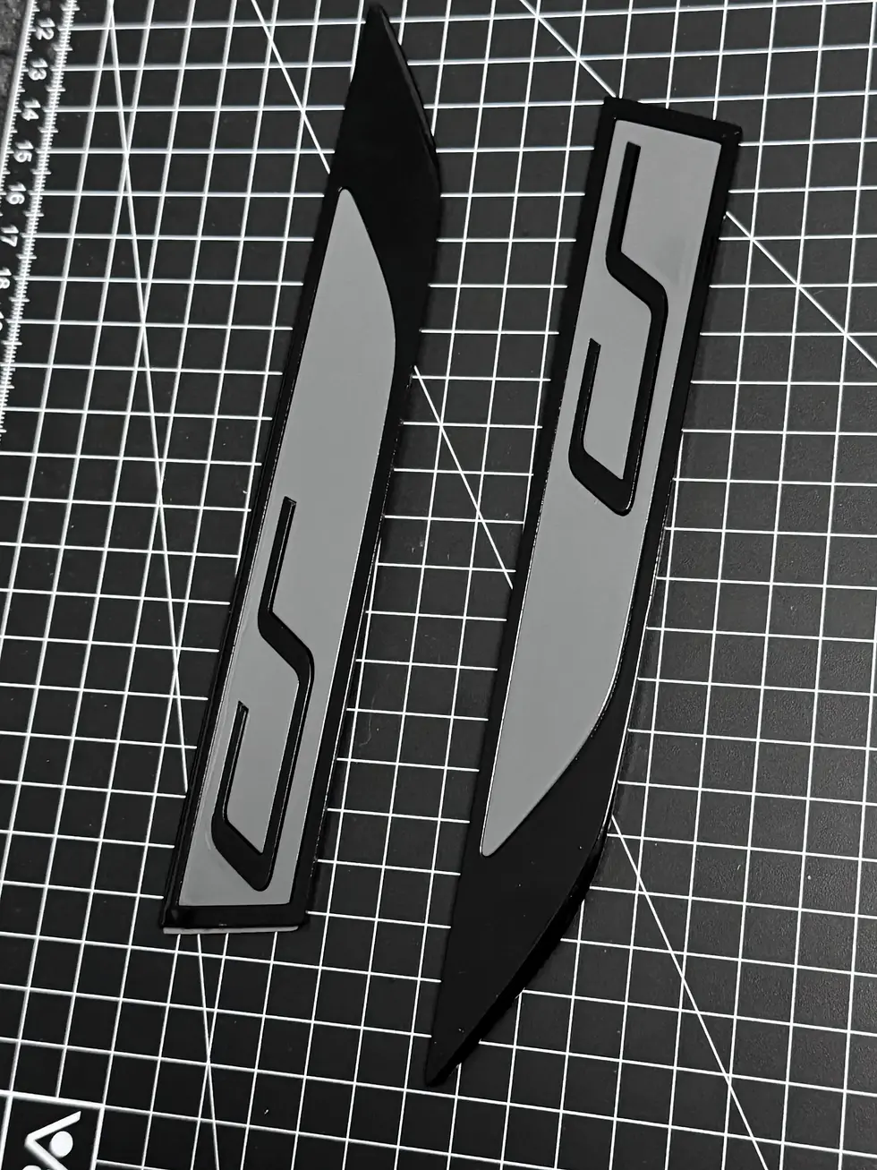 Vw Golf 8 Gti Clubsport Seiten Emblem Set in Black / Pure Grey