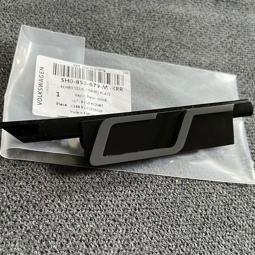 VW Golf 8 GTI Clubsport Kühlergrill Emblem in Pure Grey (Sonderanfertigung)