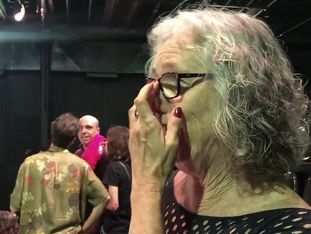 Vídeos: Ricardo Gadelha e sua mãe falam sobre espetáculo Solo Protocolo