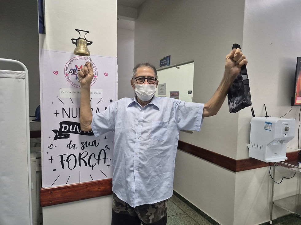 Diagnosticado há 2 anos com câncer colorretal, o jornalista Amapaense Aníbal Sérgio de 68 anos, funcionário da Rádio Difusora de Macapá, venceu mais uma etapa do tratamento.