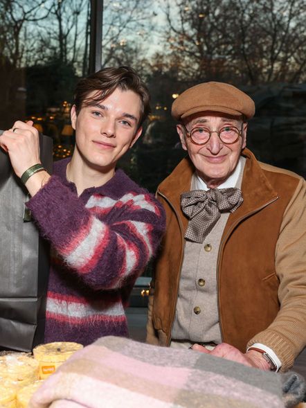 Jannik Richter und Günther Krabbenhöft bei der 5. Charity Promi Pack 2025 im Bikini Berlin.