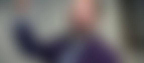 Son humanisme, il le transmet en musique et auprès des migrants