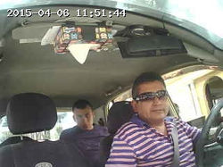 dentro del carro