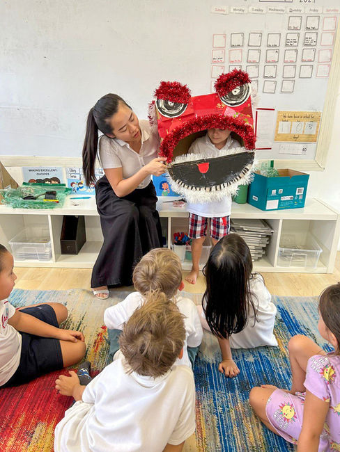 Students crafted Nian's head to bring prosperity to families and Astor school community