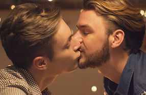 72299_gay-kiss-iStock-54652928-LARGE.jpg