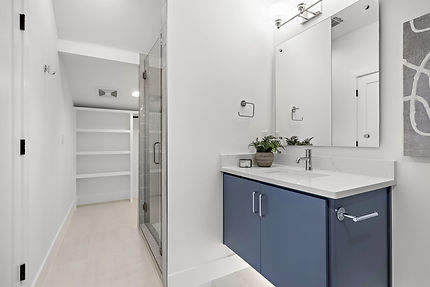 51-web-or-mls-933 E 50th St KCP 112223 - 216.jpg