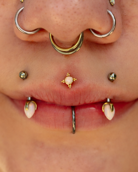 lip piercings done in auckland by platinum point piercing