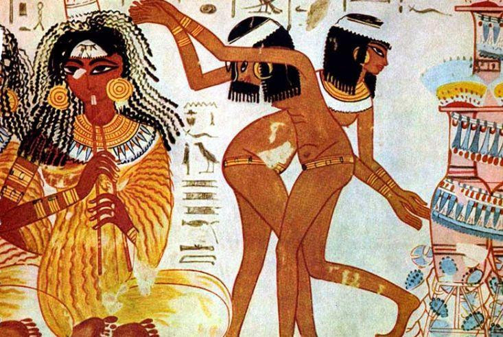 Sirvientas egipcias desnudas en una pintura del Antiguo Egipto