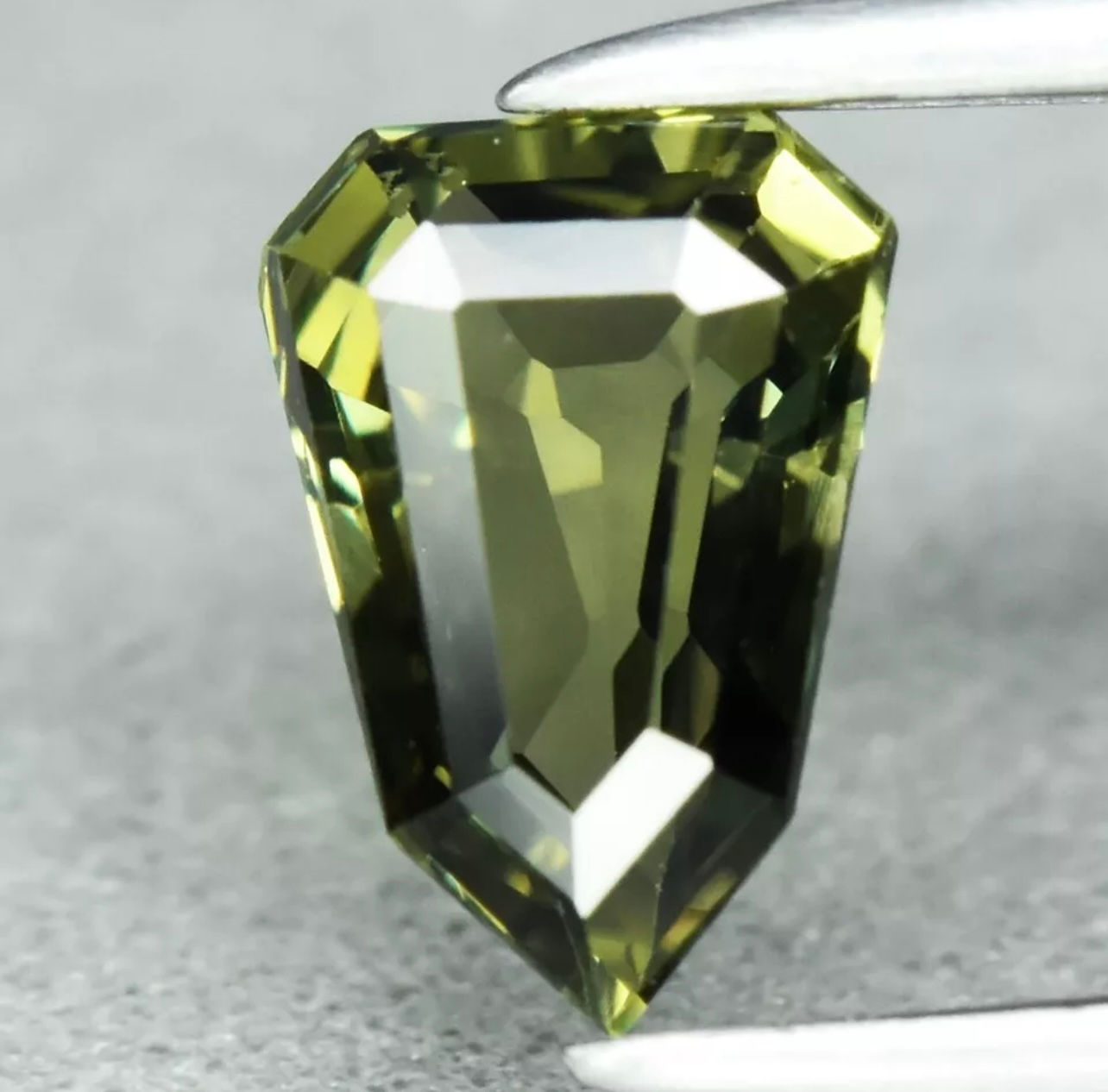 Original Saphir de Tanzanie VS 0.62 carat