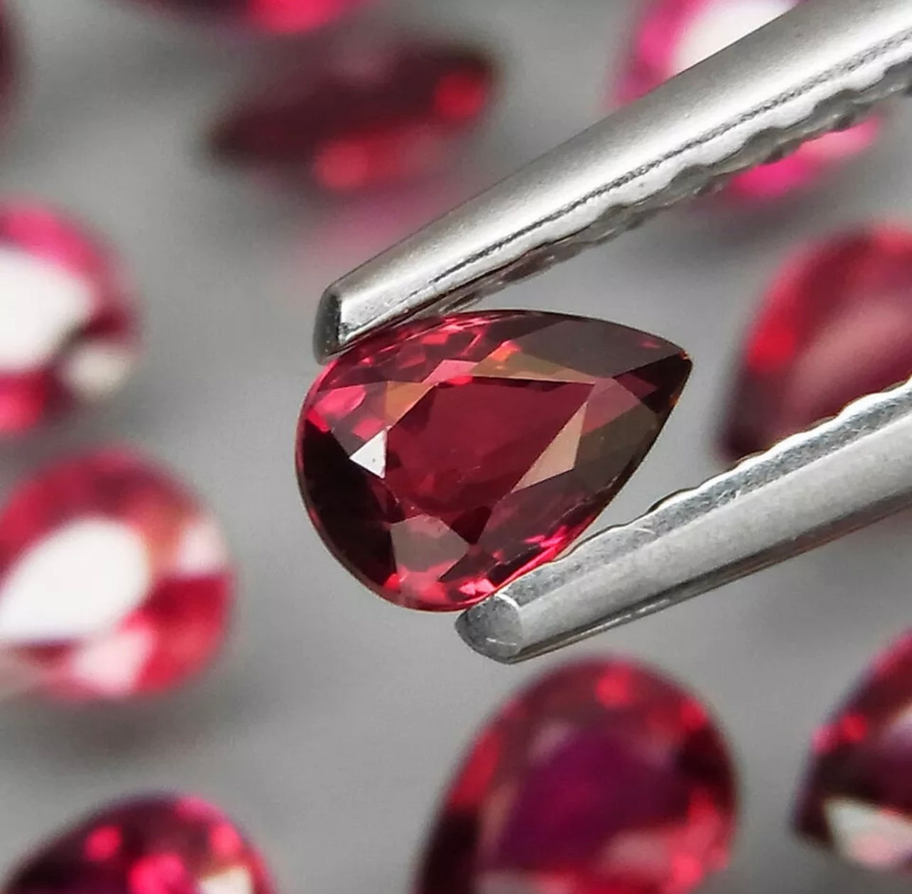 Lot de 6 Rhodolites de Tanzanie VS 1.10 carat