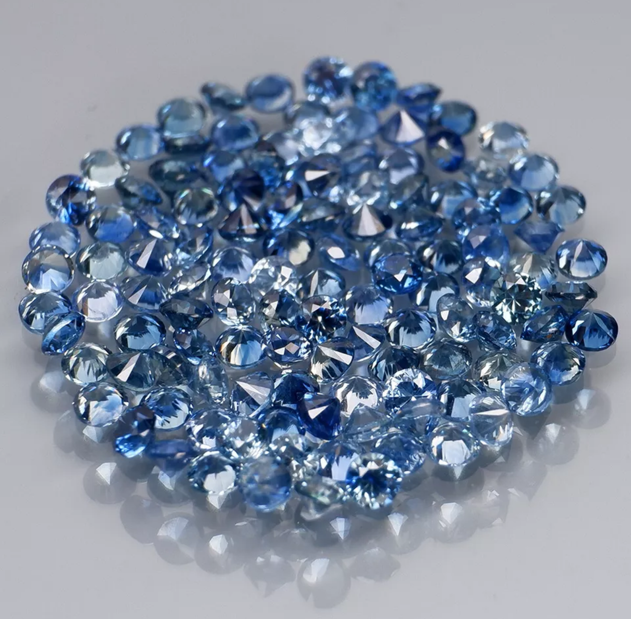 Ravissant lot de 40 Saphirs de Madagascar 1.20 carat de 1.80 à 1.95 mm