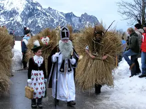 Рождественский парад Самихлаусов в Бад-Рагаце