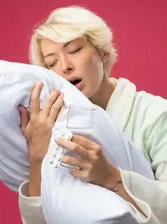 Почему ночью сохнет рот: основные причины и что с этим делать