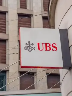 Банк UBS проводит масштабные сокращения рабочих мест в Швейцарии