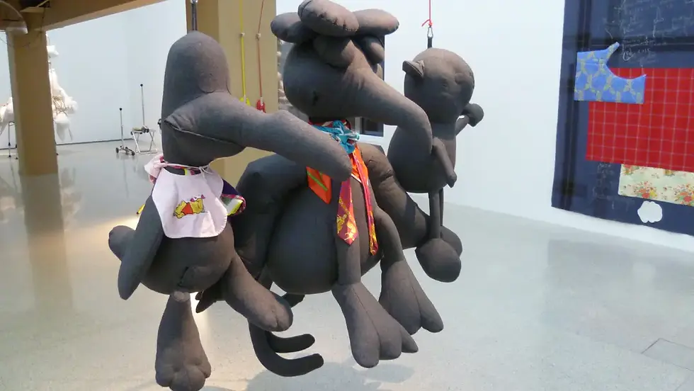 Выставка «Текстильные манифесты – от Баухауса до мягкой скульптуры» в Цюрихе