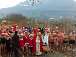 Традиционный рождественский заплыв Christmas Swim Luzern в Люцерне
