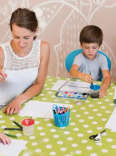 Профессионалы бьют тревогу по поводу нехватки персонала для ухода за детьми