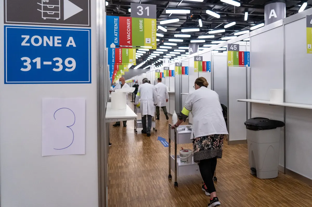 весной и летом 2023 года вакцинация против Covid-19 больше не потребуется.