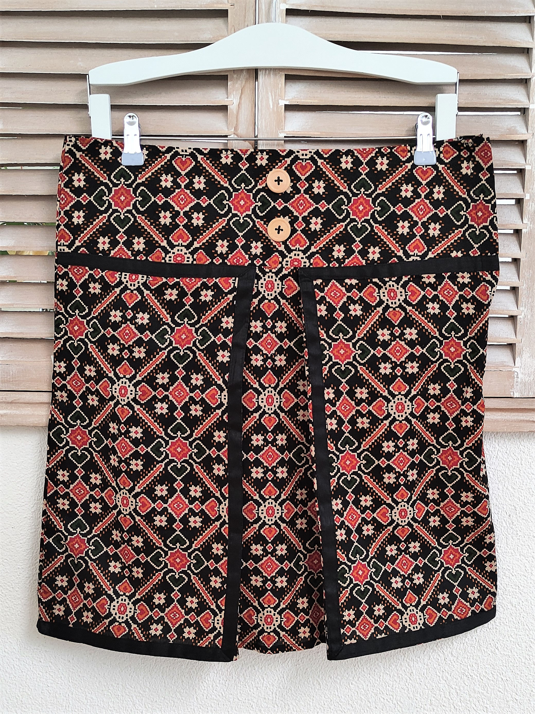 SS-4 Black and Red Skirt