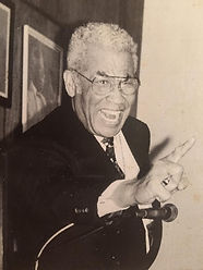 Rev.WalterBattlepreaching.jpg