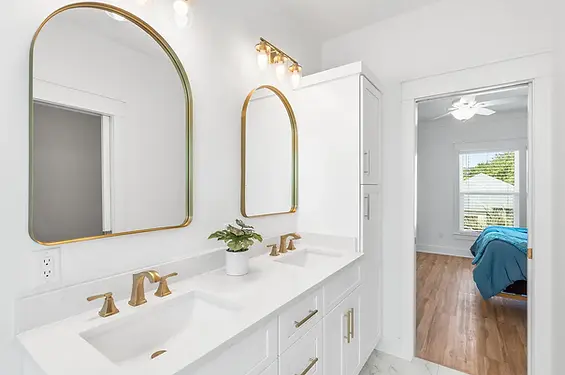 EW DC Mst Bath1.webp