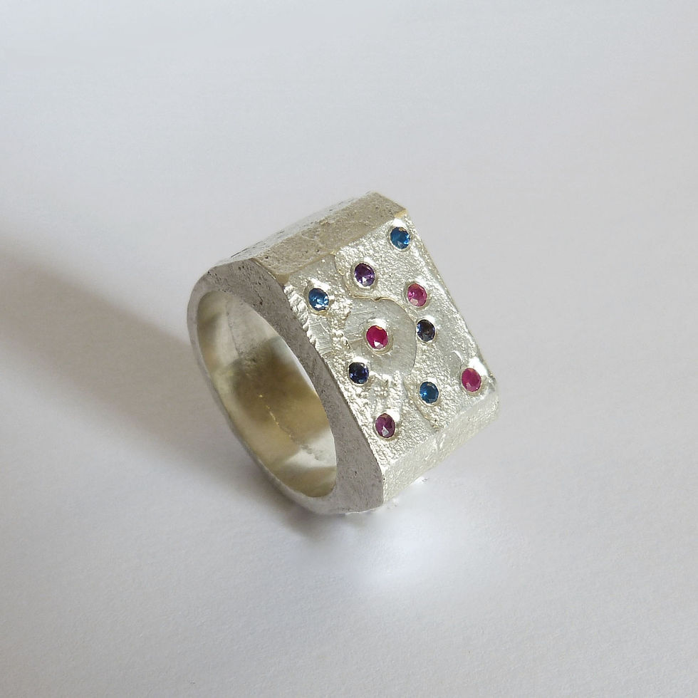 Miniature : Bague "grenadine" en Argent, Rubis, Saphirs, Iolites, Améthyste