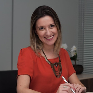 Mônica Queiroz, profissional de Comunicação, Marketing e Branding