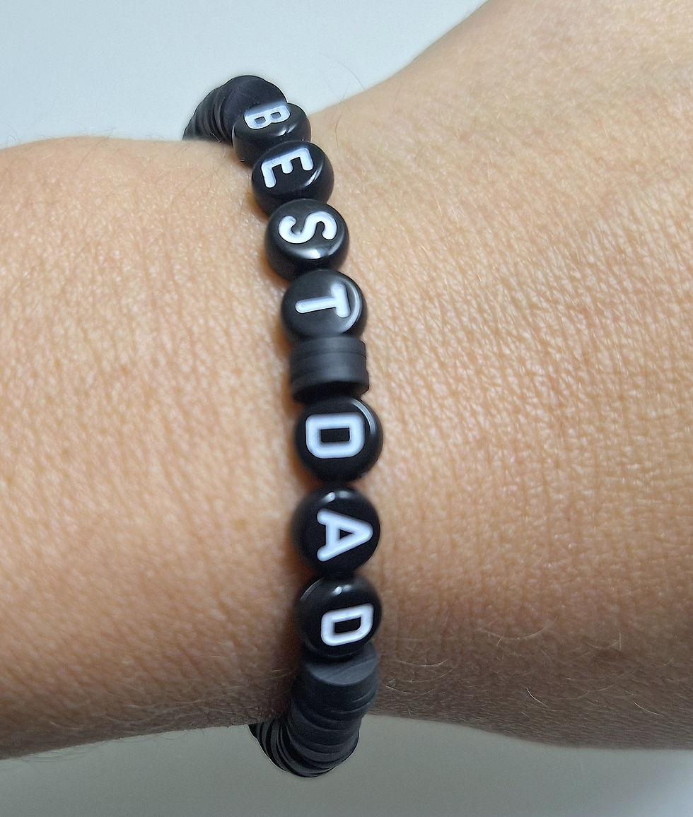 Miniaturbild: custom black clay beads bracelet on wrist