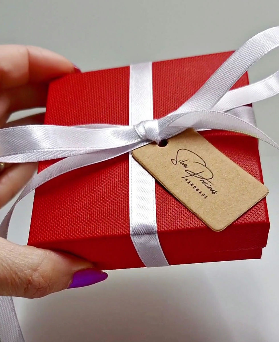 Indexkép: elegant red gift box