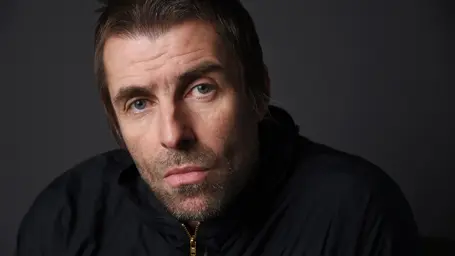 Liam Gallagher responde fã e diz o que acha de Axl Rose