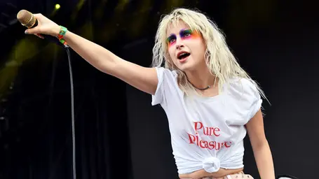 Hayley Williams, do Paramore, indica possível turnê solo em 2025