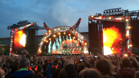 AC/DC volta aos palcos no festival Power Trip após pausa de sete anos