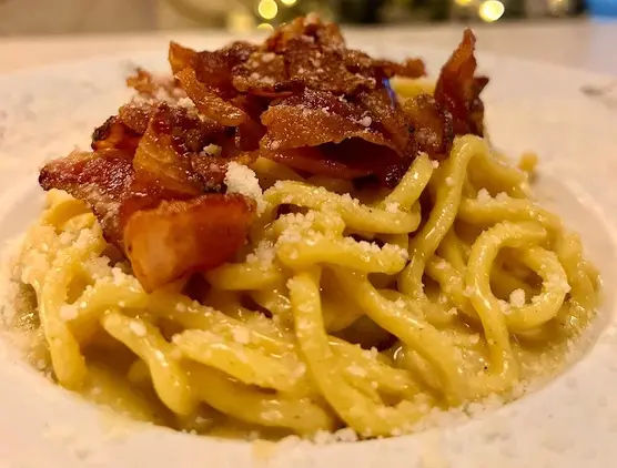 iatto di pasta del LIAN CLUB Roma servito a cena, proposta gastronomica ideale per chi cerca ristorante con musica dal vivo Roma e locale per cena a Roma nord.