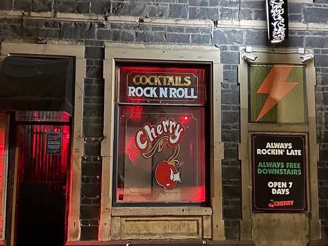 CHERRY BAR
