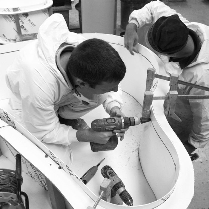 fibreglass-works-in-the-factory.jpg