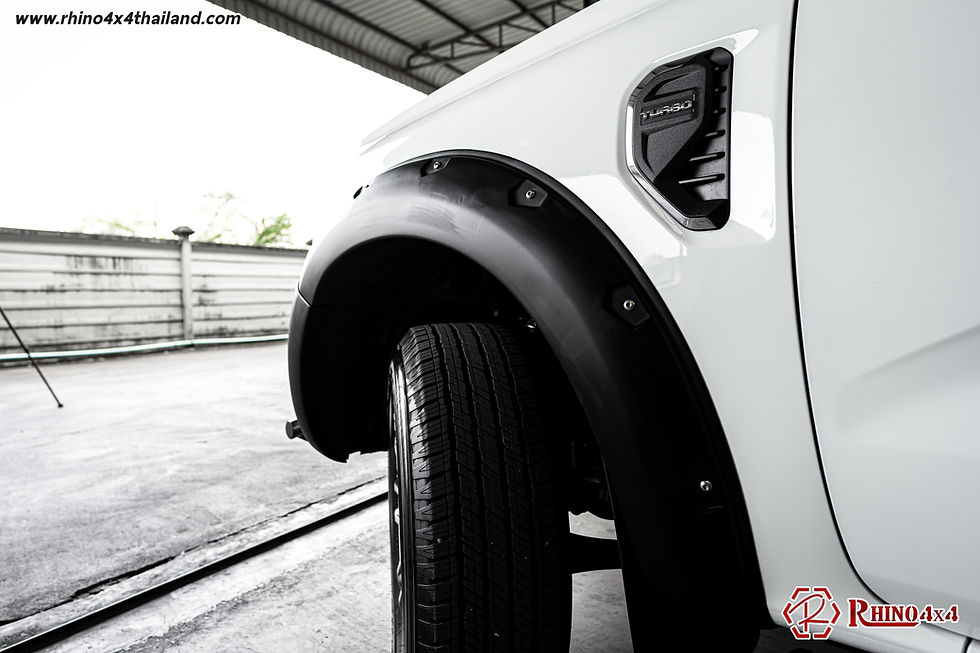 ภาพขนาดย่อ: คิ้วล้อ FORD 2022 (Next Gen) แบบหมุด สีดำด้าน