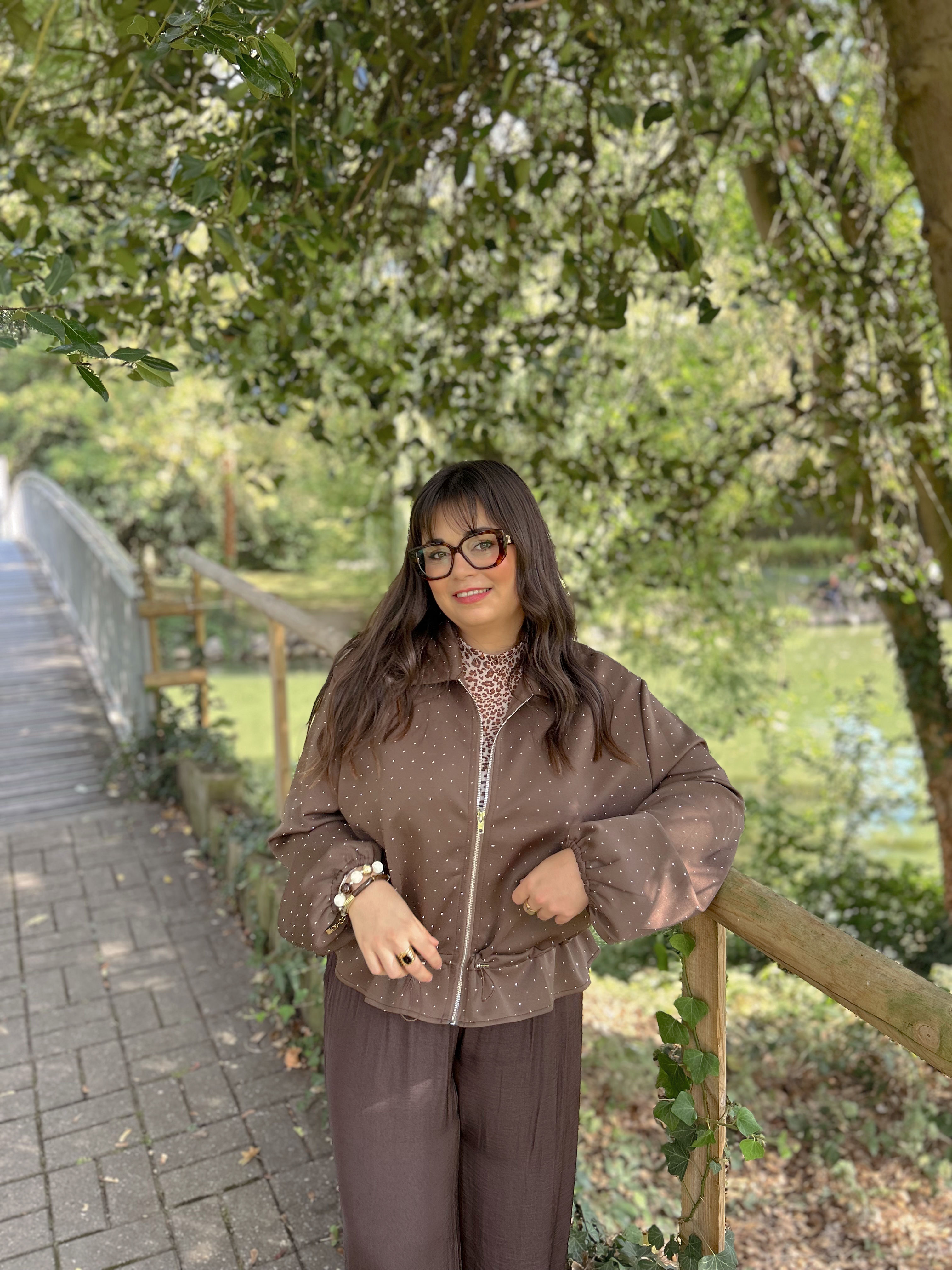 Veste marron à strass 