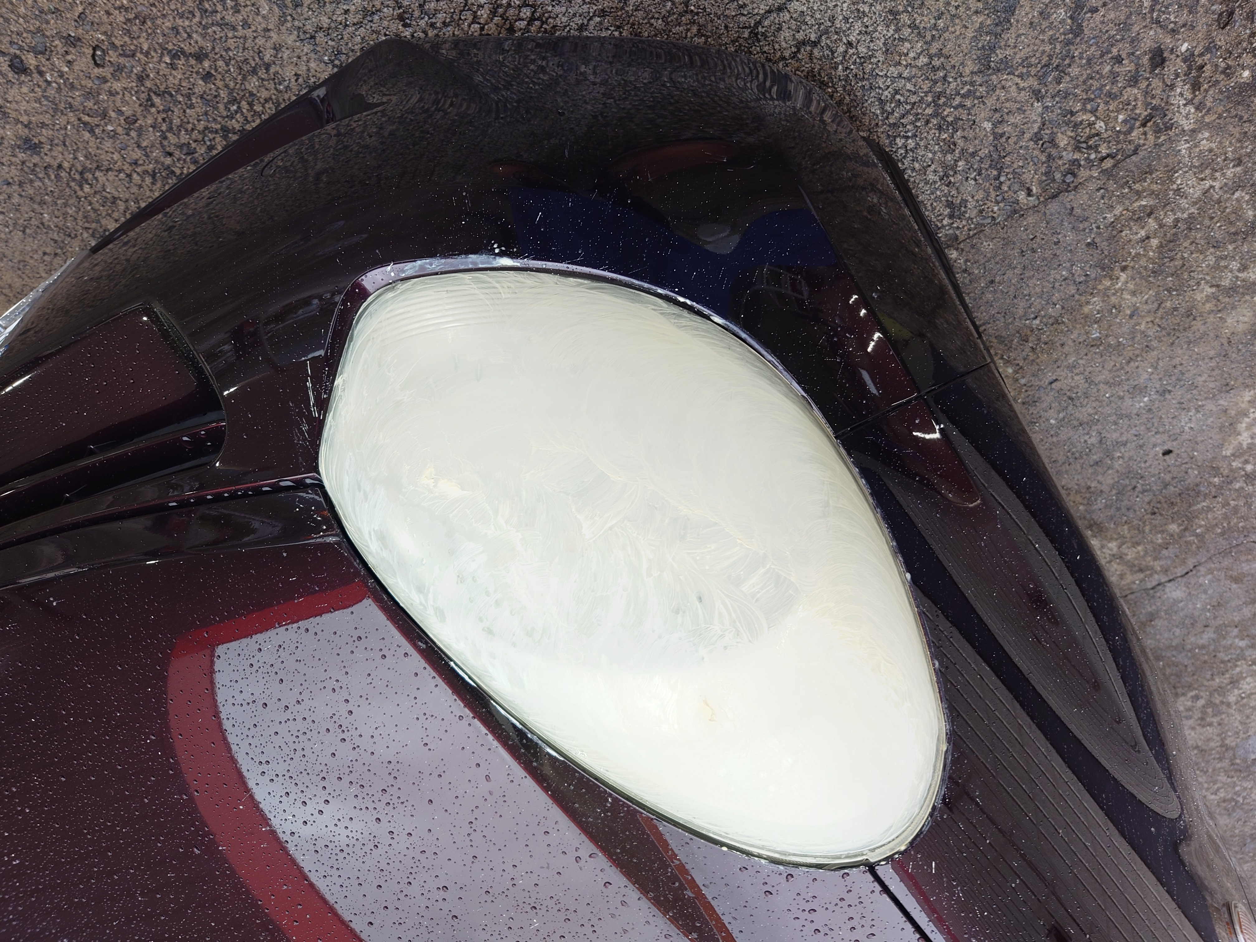 【徳島県三好郡】カースタレンタカー車のトヨタパッソのヘッドライトクリーニングを実施