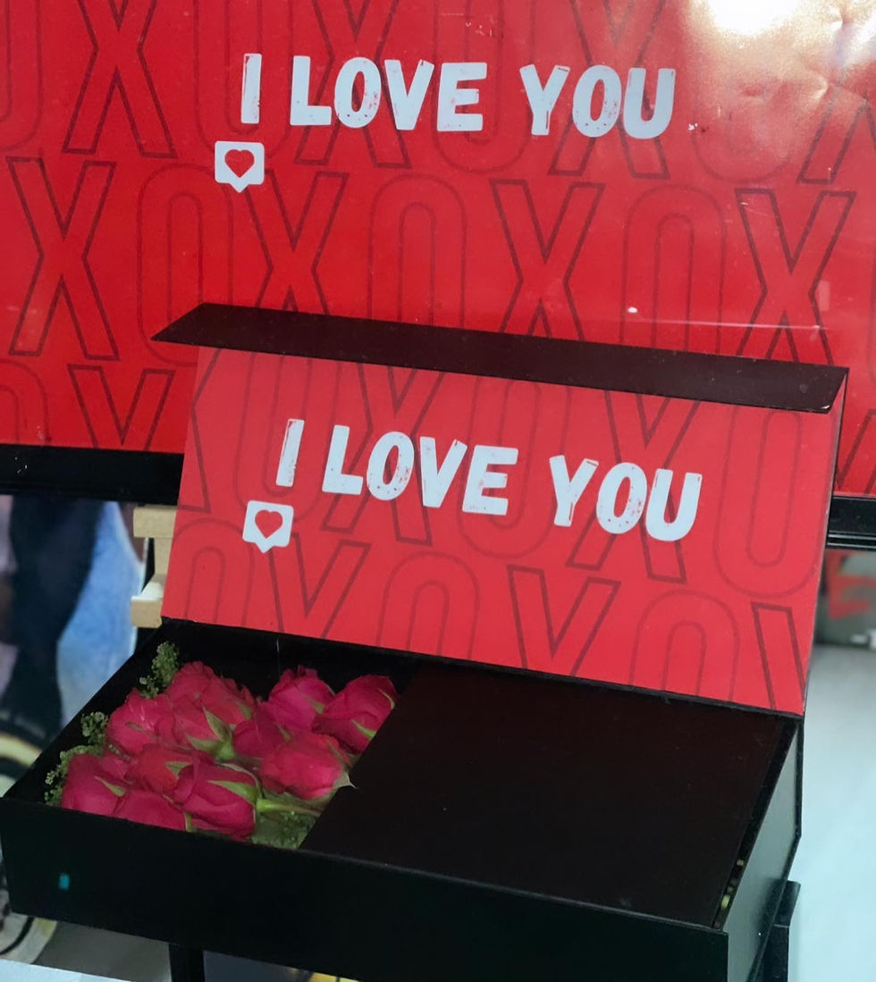 Thumbnail: Custom Photo flower box (comes with 2 dozen 🌹 )PLEASE READ INSTRUCTIONS 👇🏾 ‼️